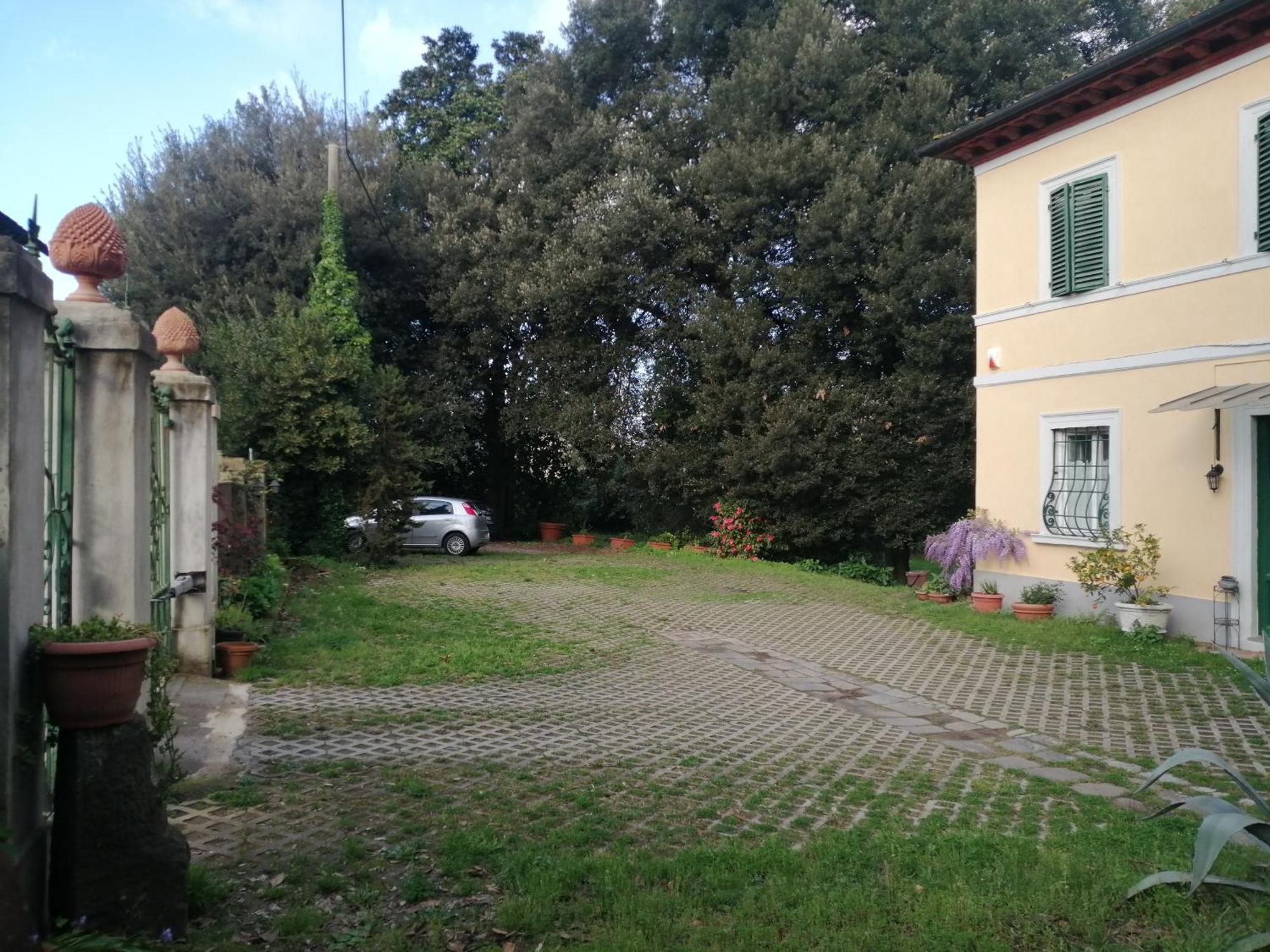 La Dogana Di Charme - Historic With A Beautiful Garden Couette-café