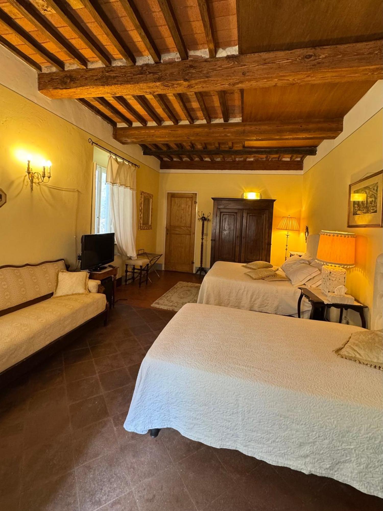La Dogana Di Charme - Historic With A Beautiful Garden Couette-café 2*