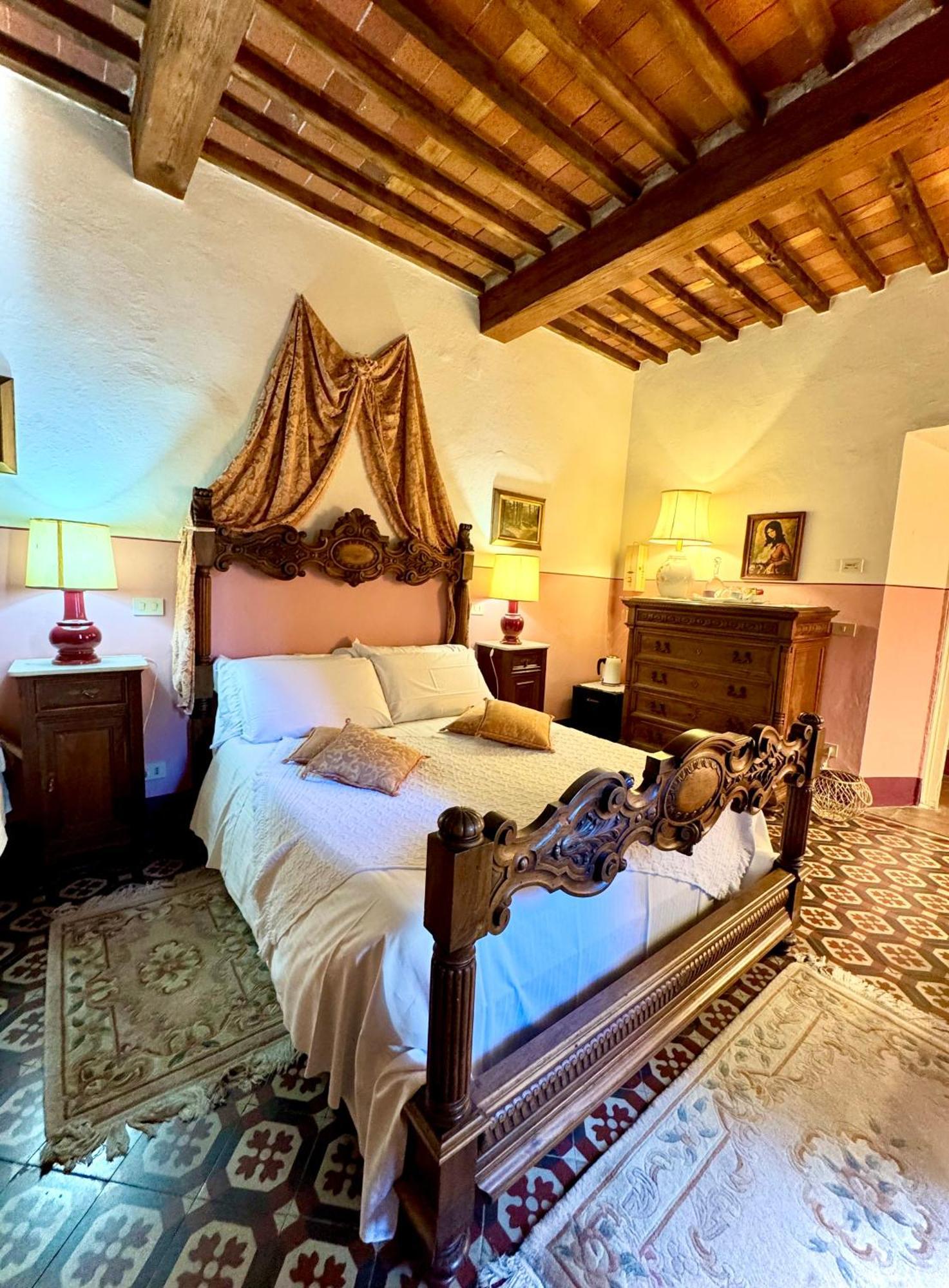Couette-café La Dogana Di Charme - Historic With A Beautiful Garden 2*