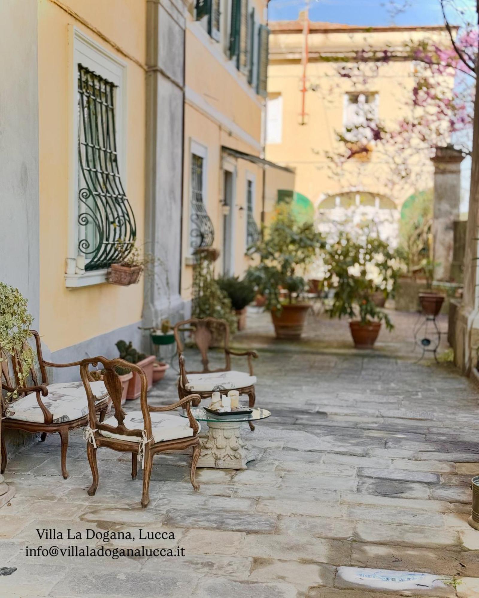 La Dogana Di Charme - Historic With A Beautiful Garden Couette-café Lucques