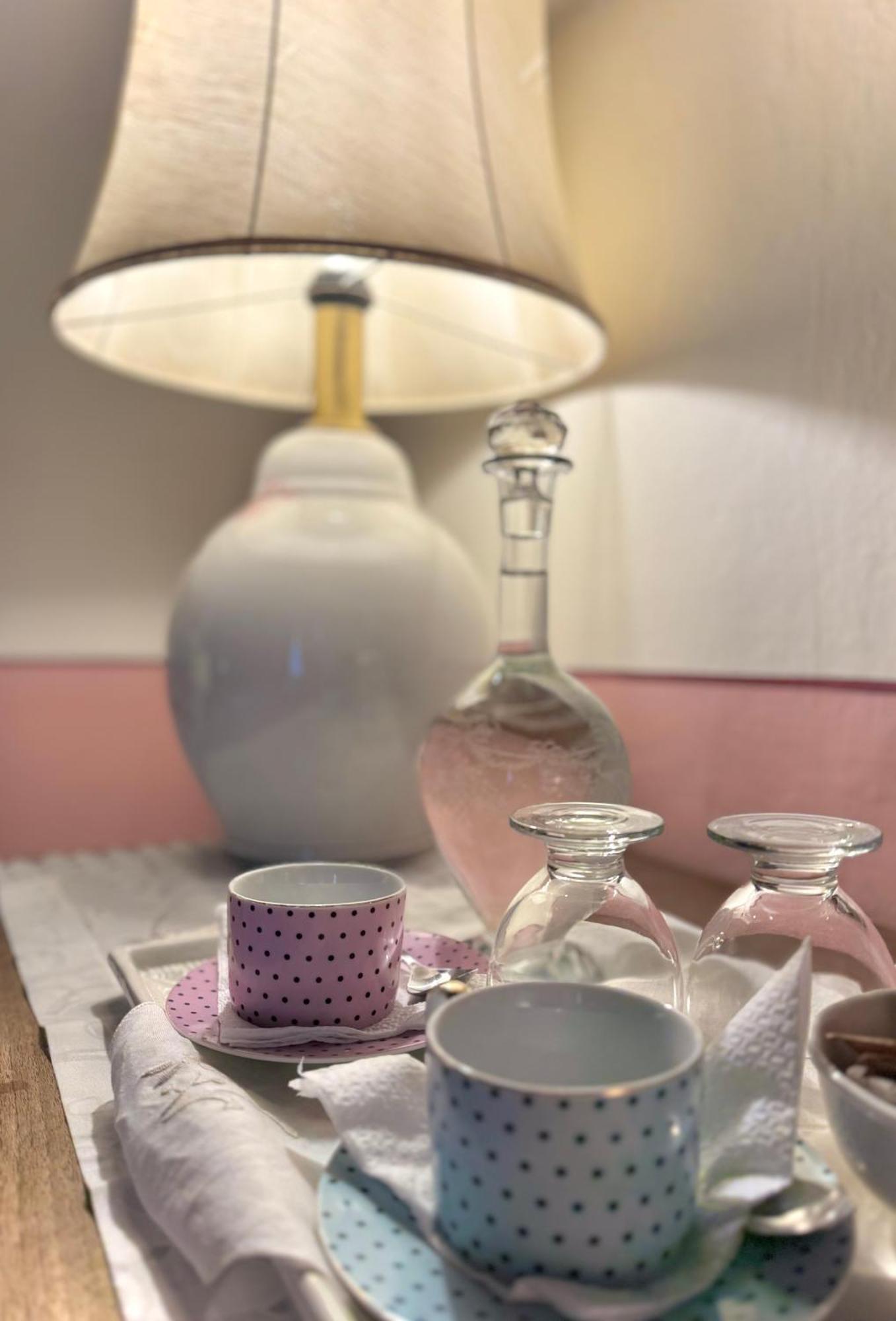 La Dogana Di Charme - Historic With A Beautiful Garden Couette-café