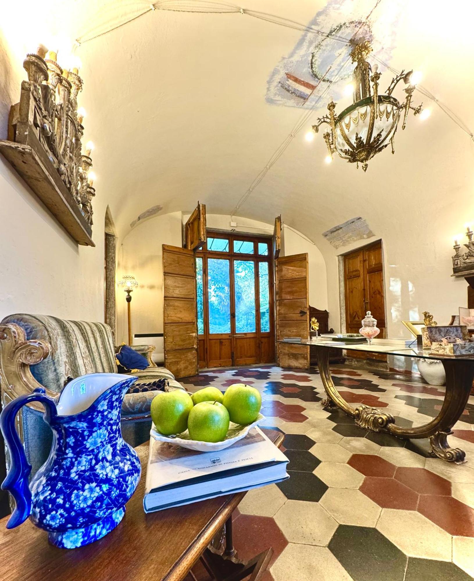 Couette-café La Dogana Di Charme - Historic With A Beautiful Garden 2*