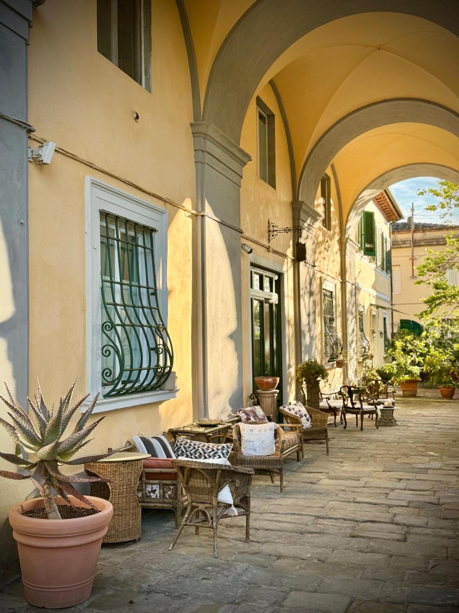 La Dogana Di Charme - Historic With A Beautiful Garden Couette-café Lucques